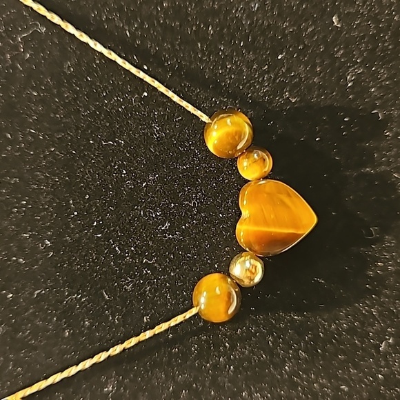 AVON Tiger Eye Heart on 16" Goldtone Chain Necklace. - Picture 2 of 7